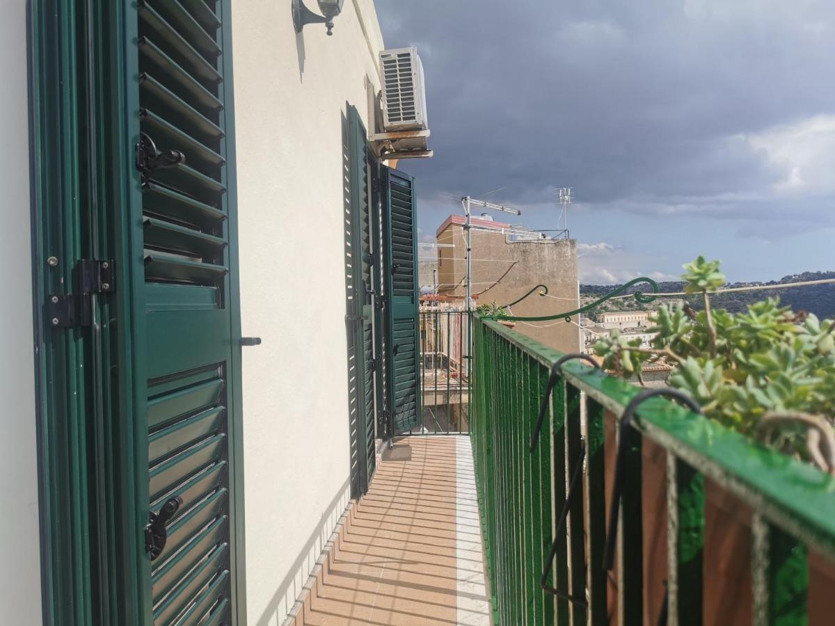 Balcone Barocco. Villa Modica Buitenkant foto